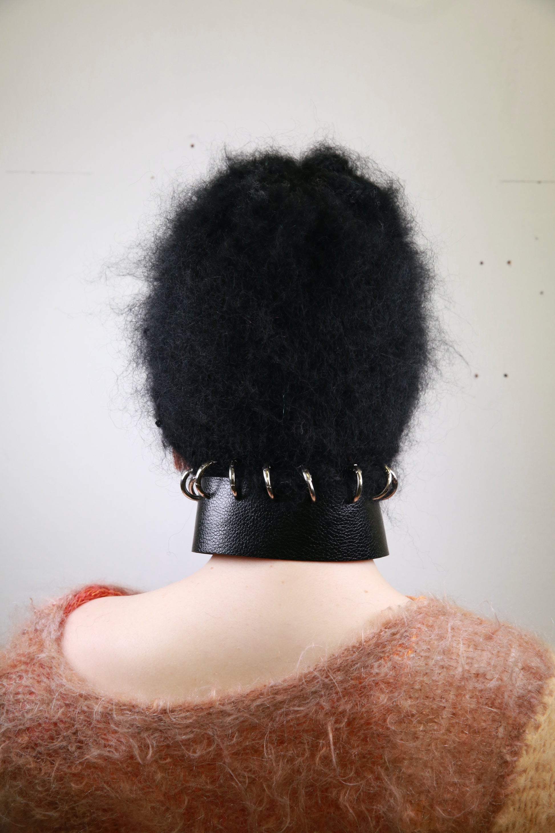 (MADE TO ORDER) BLACK LEATHER PIERCING BONNET