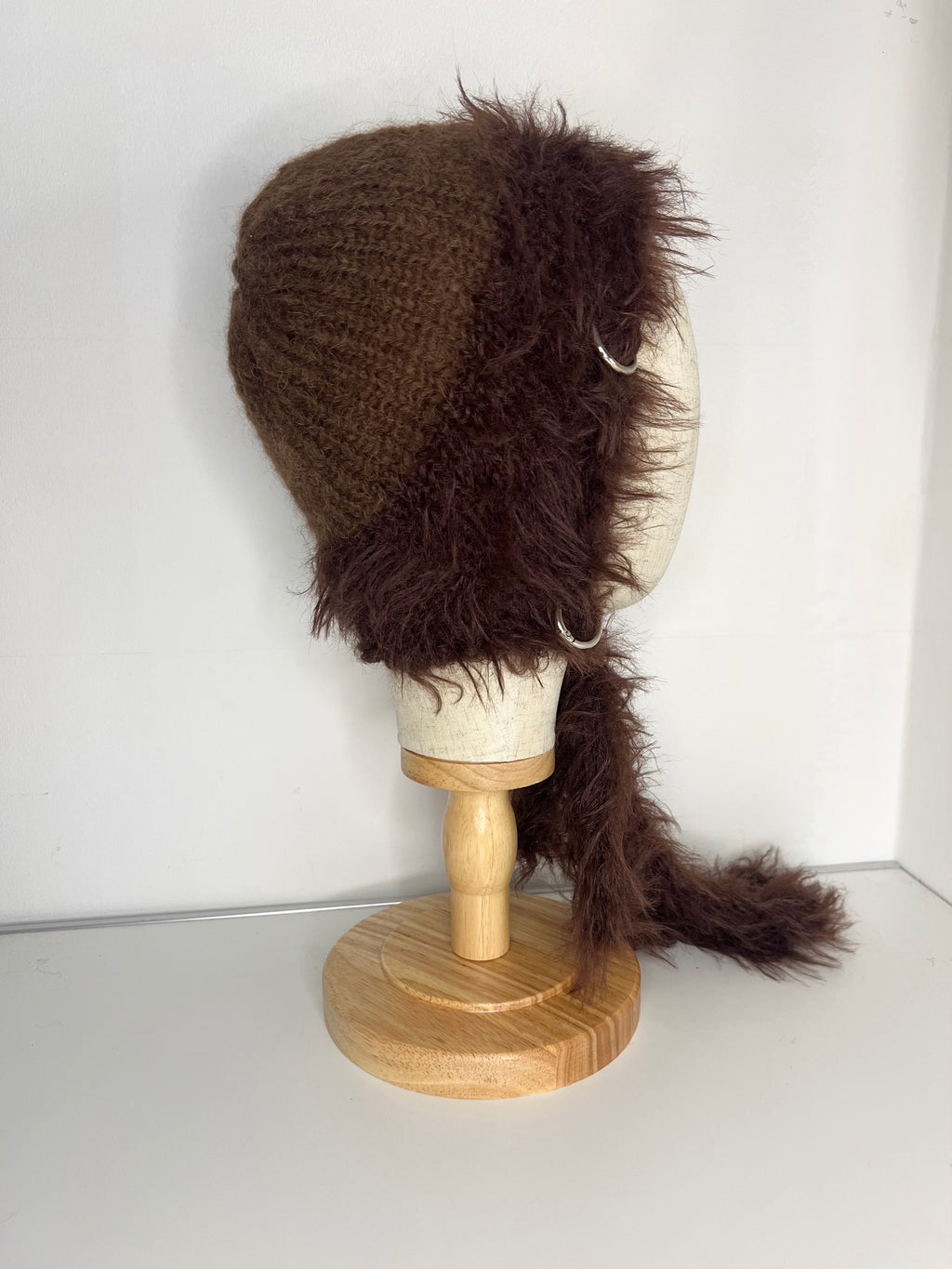 (ONE OF A KIND) BROWN PIERCING BONNET