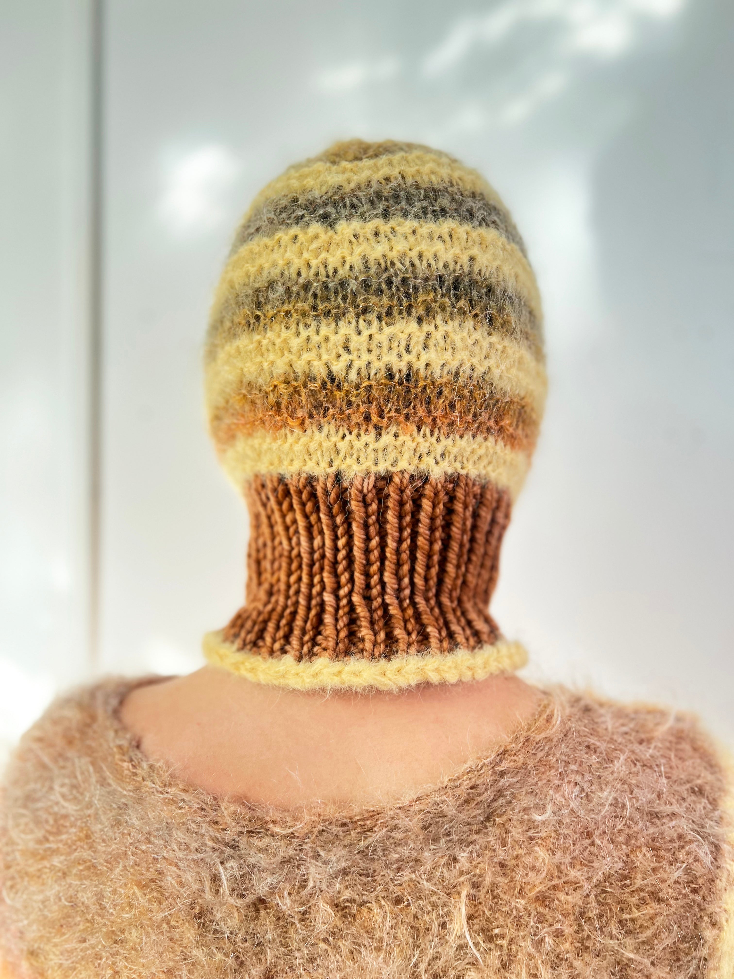 GOLDEN YELLOW OMBRE PIERCING BALACLAVA