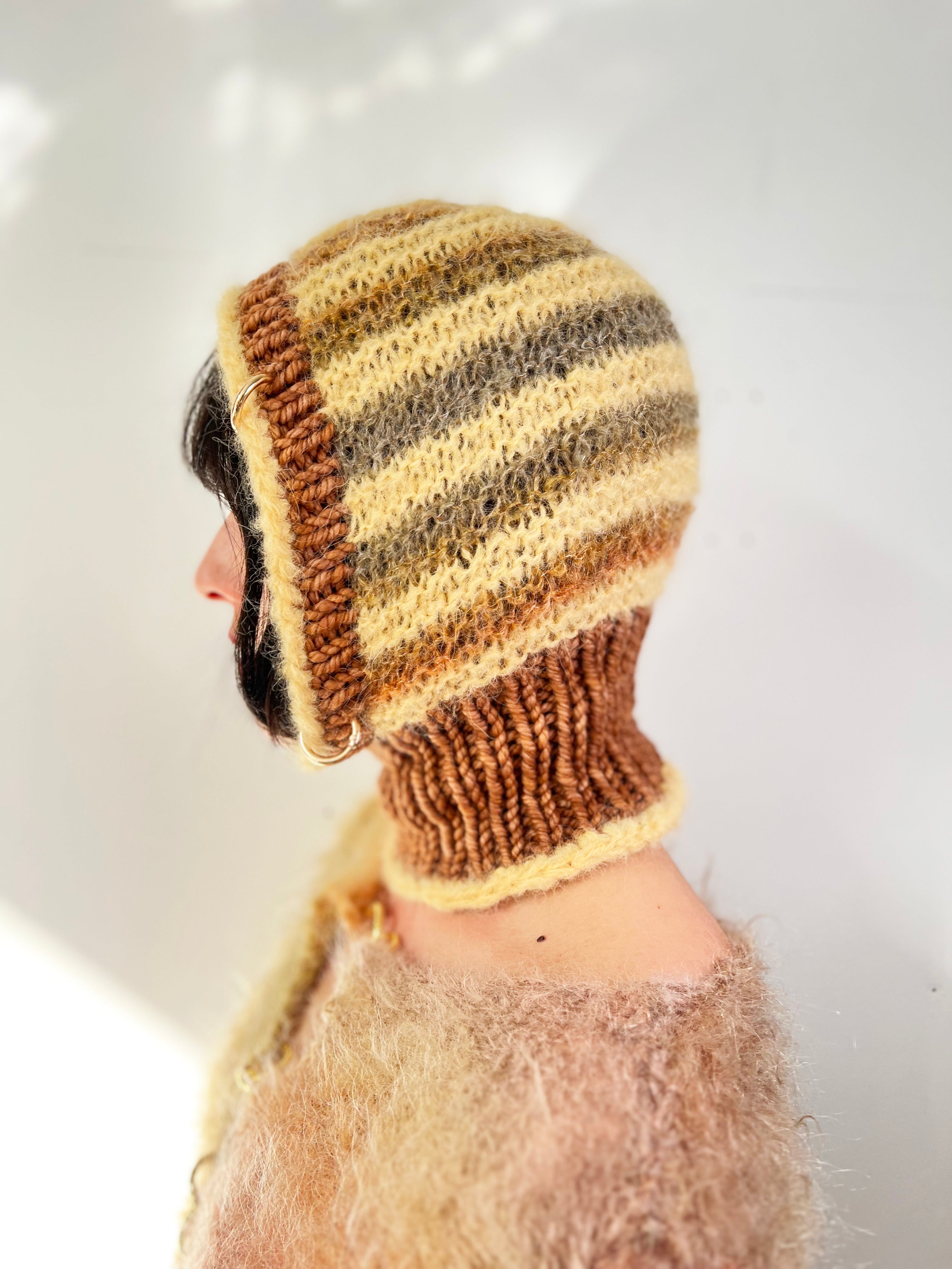 GOLDEN YELLOW OMBRE PIERCING BALACLAVA
