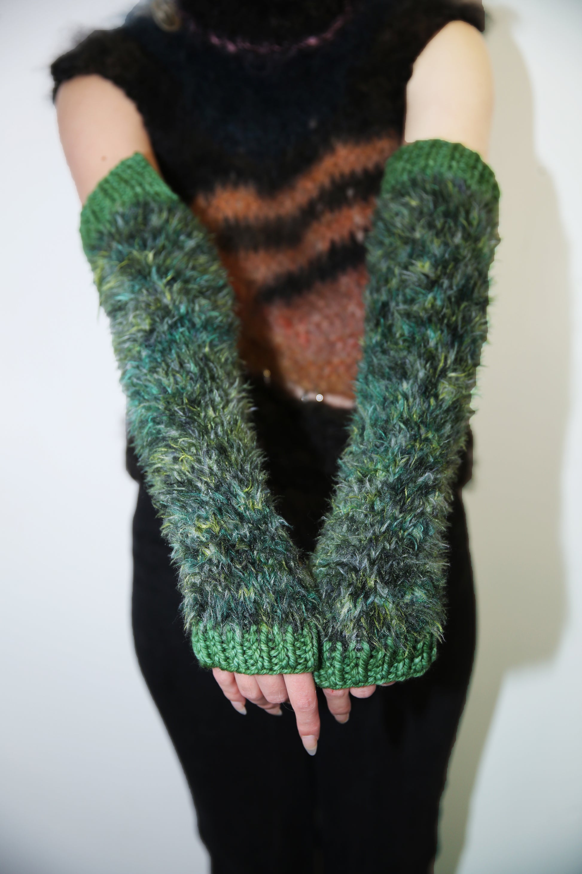 GREEN FUZZY ARM/LEGWARMERS