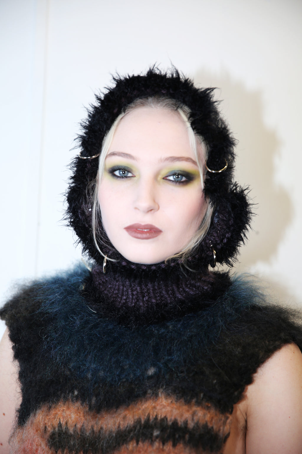BLACK & WHITE MELANGE WITH BLACK EYELASH TRIM PIERCING BALACLAVA