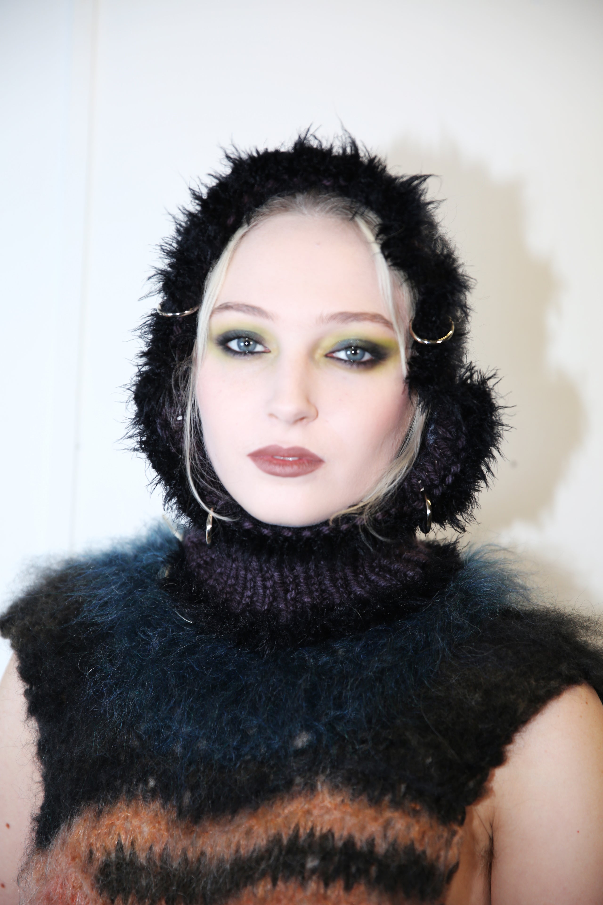 BLACK & WHITE MELANGE WITH BLACK EYELASH TRIM PIERCING BALACLAVA