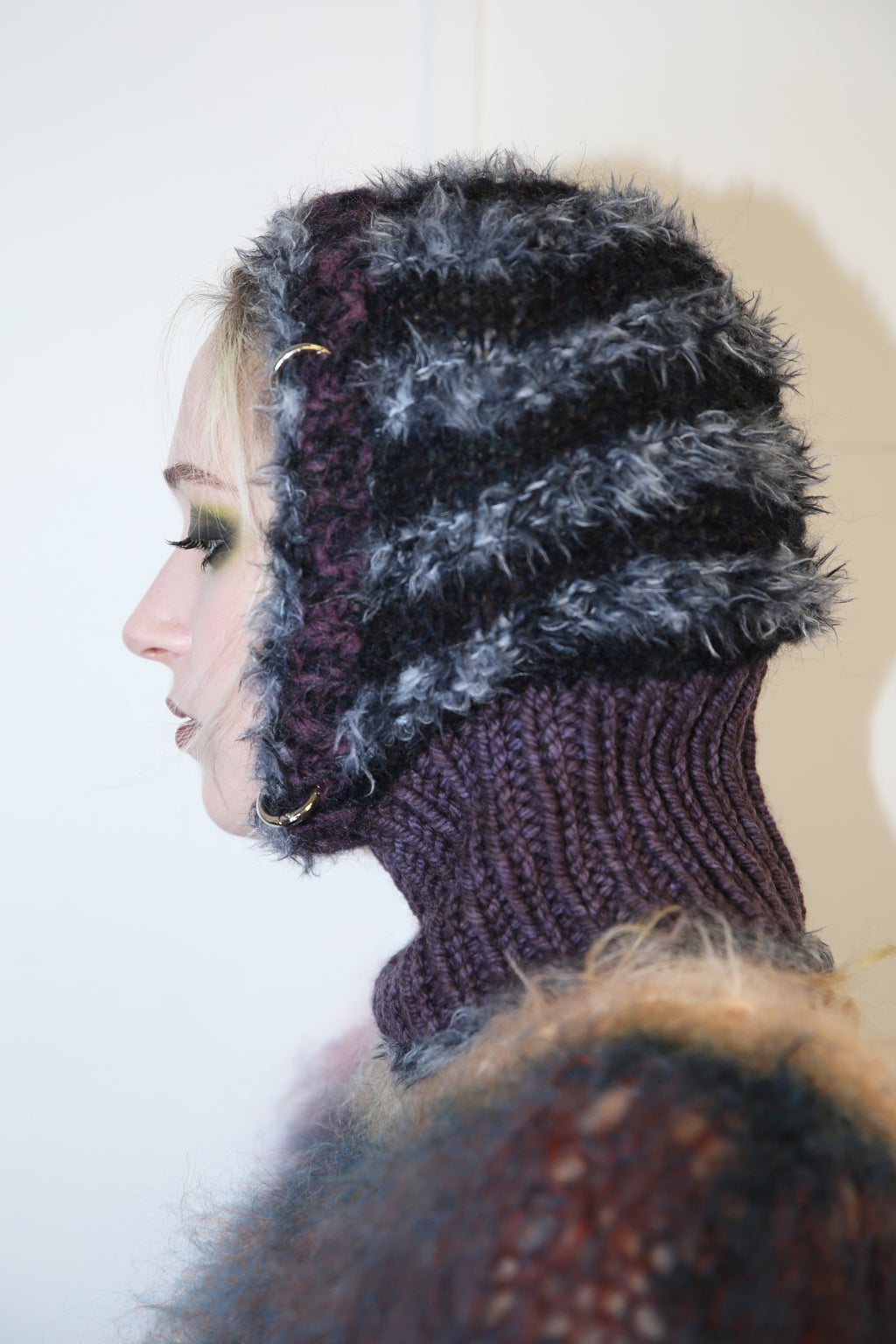 BLACK & WHITE STRIPE MELANGE PIERCING BALACLAVA