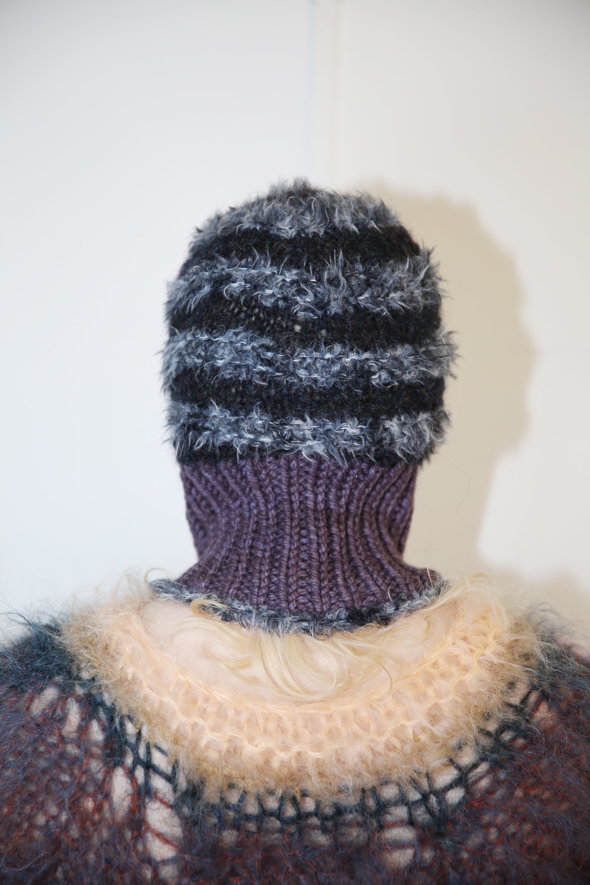 BLACK & WHITE STRIPE MELANGE PIERCING BALACLAVA