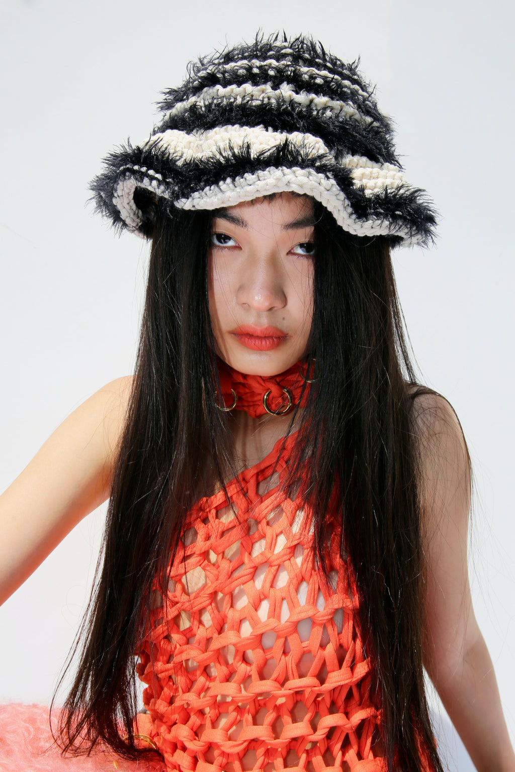 BLACK & CREAM STRIPED HAT