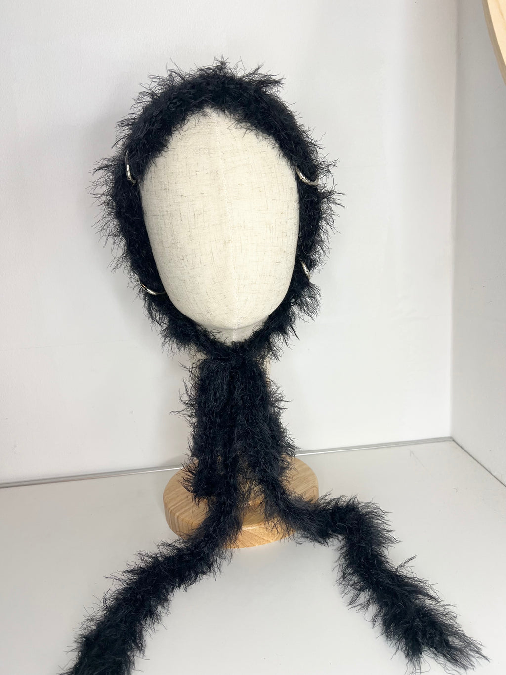 (ONE OF A KIND) SEQUIN BLACK PIERCING BONNET