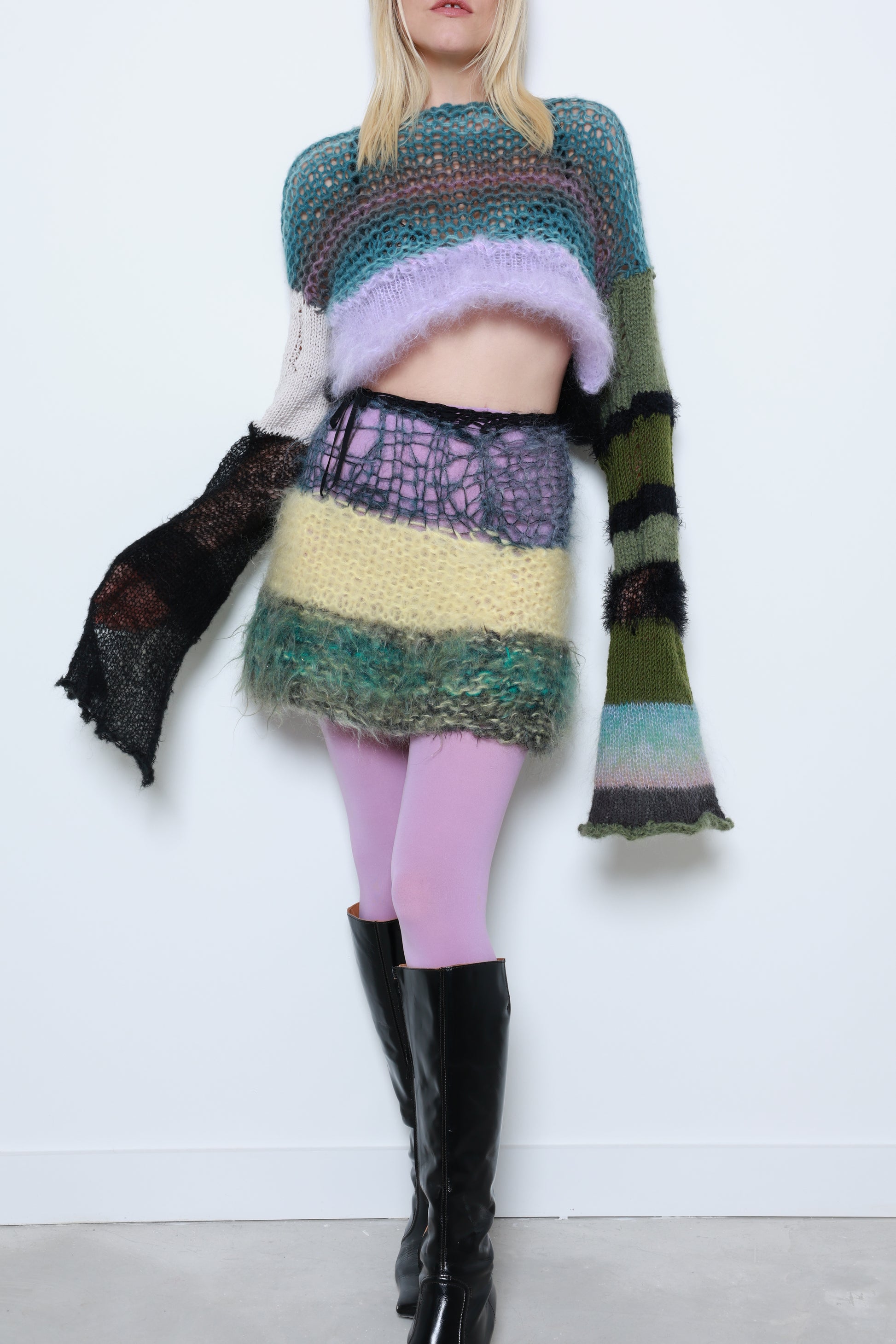 SPLIT PERSONALITY CROPPED JUMPER