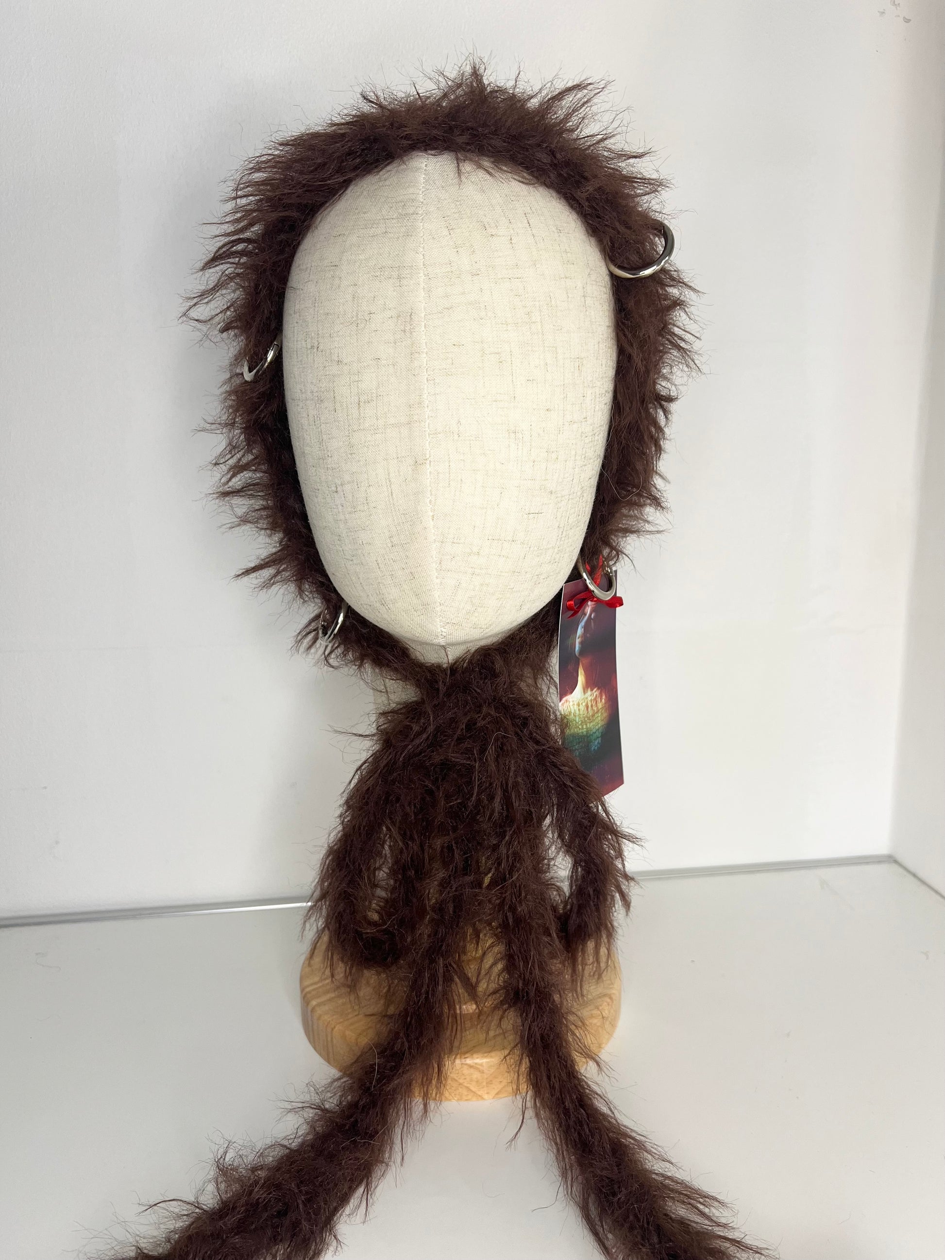 (ONE OF A KIND) BROWN PIERCING BONNET