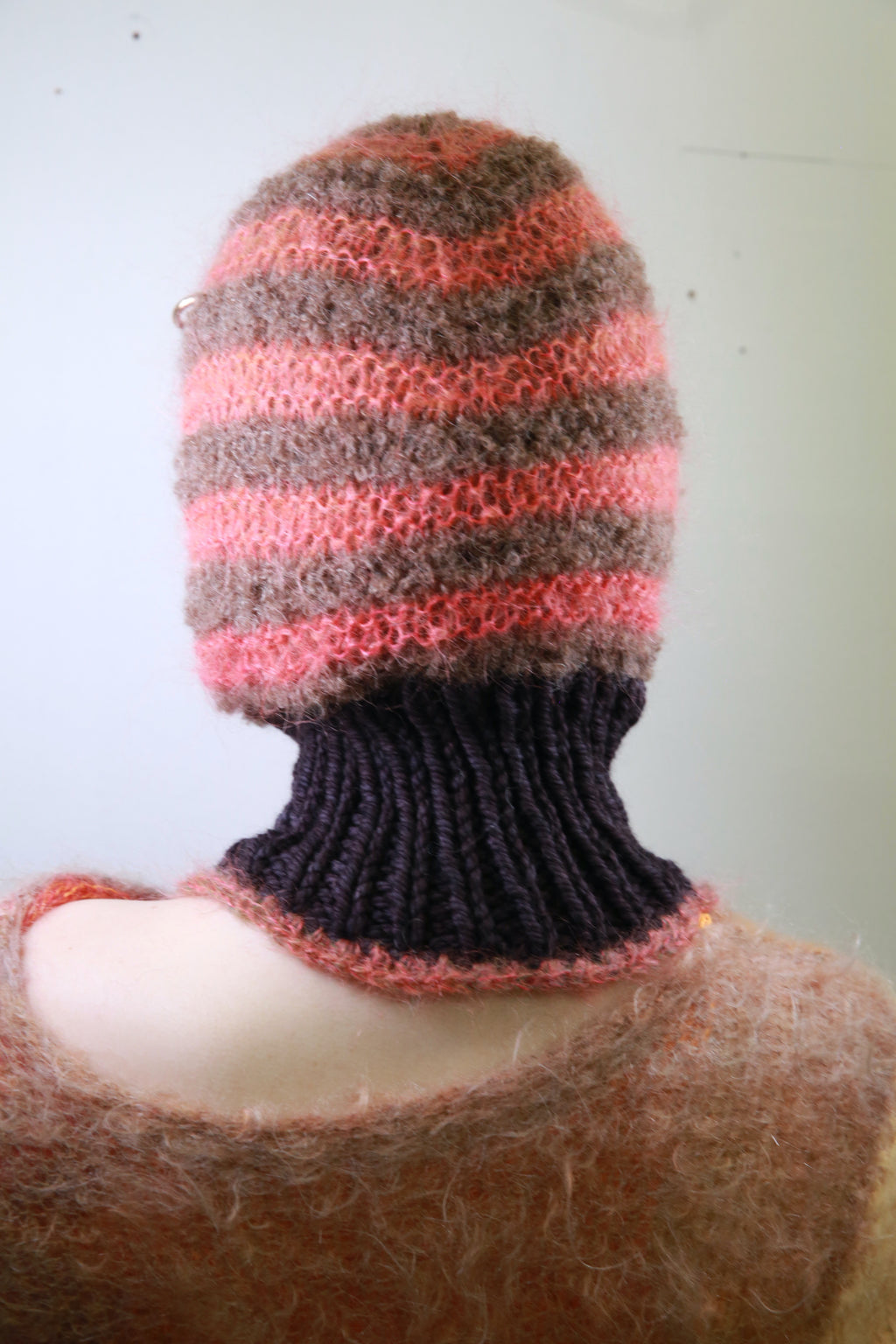 CORAL & MUD BROWN STRIPE PIERCING BALACLAVA