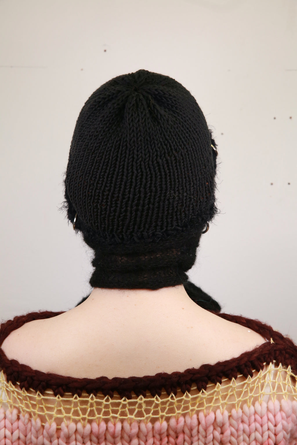 BLACK PIERCING BONNET