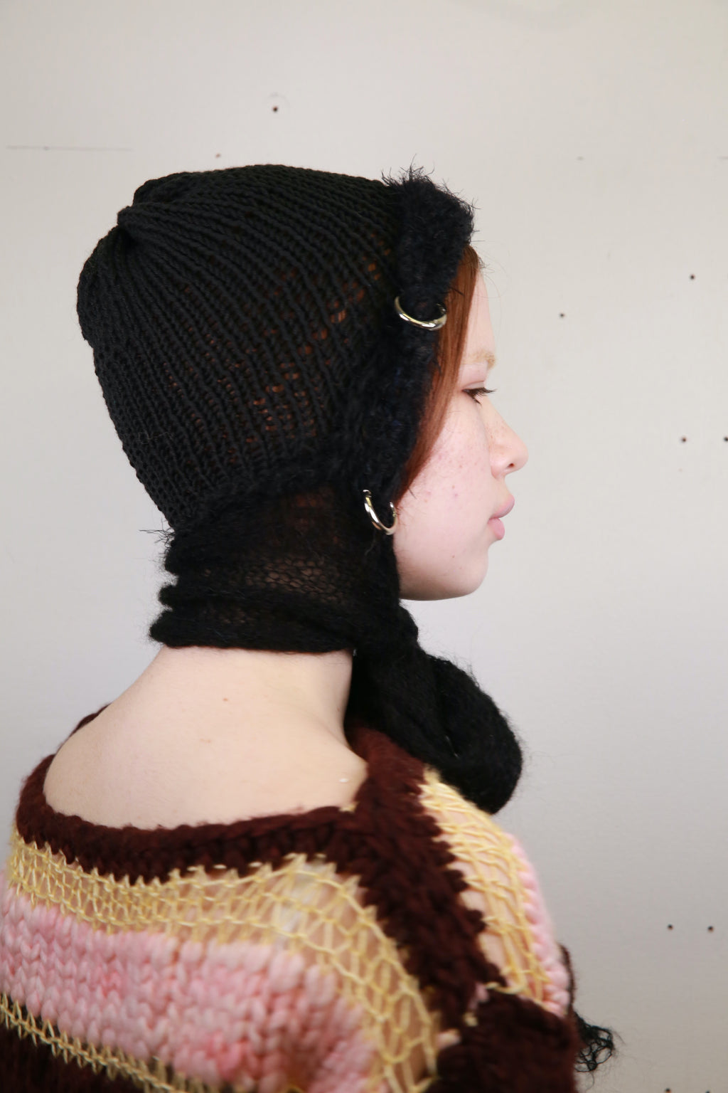 BLACK PIERCING BONNET