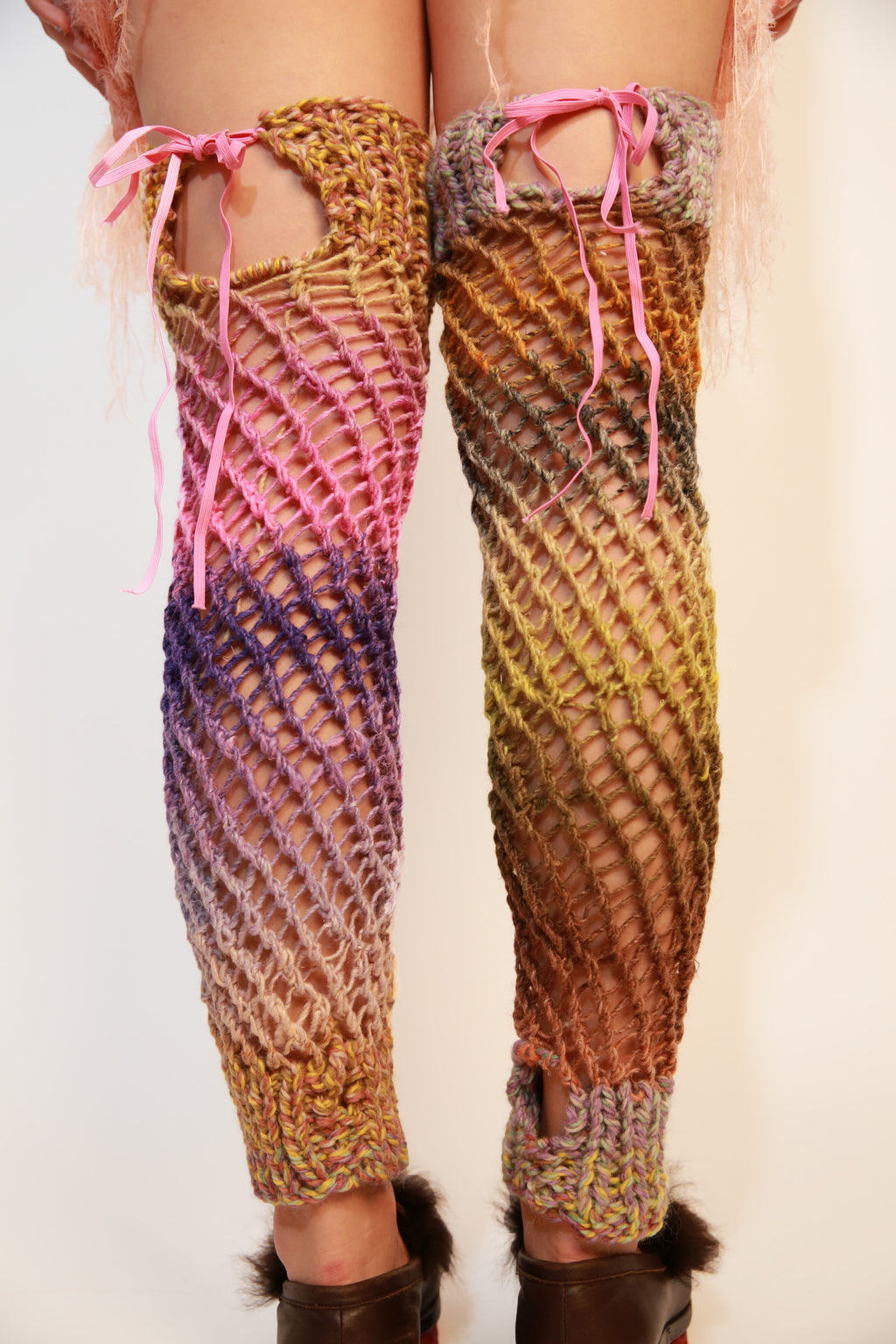 MULTICOLOUR LEGWARMERS