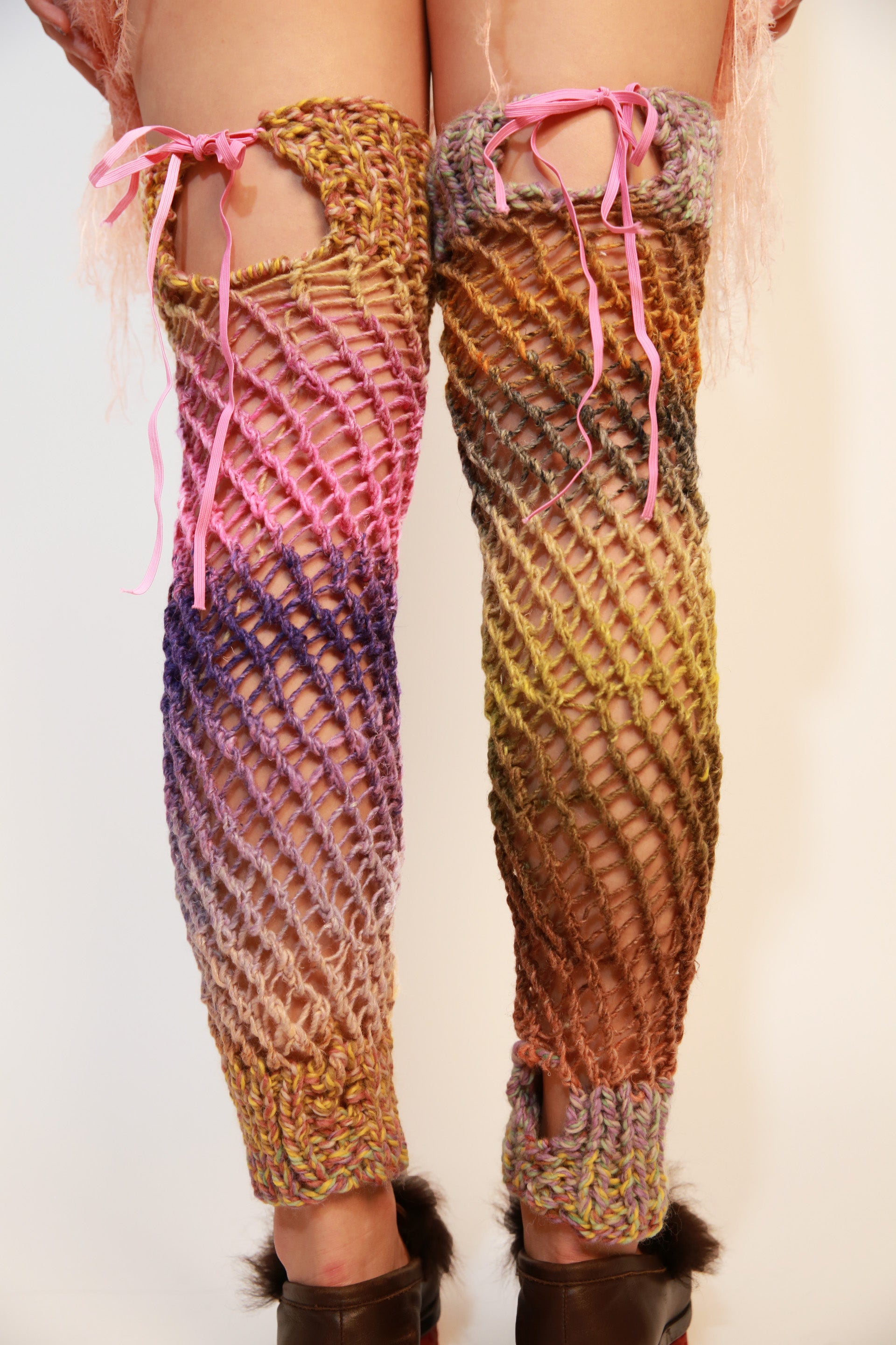 MULTICOLOUR LEGWARMERS