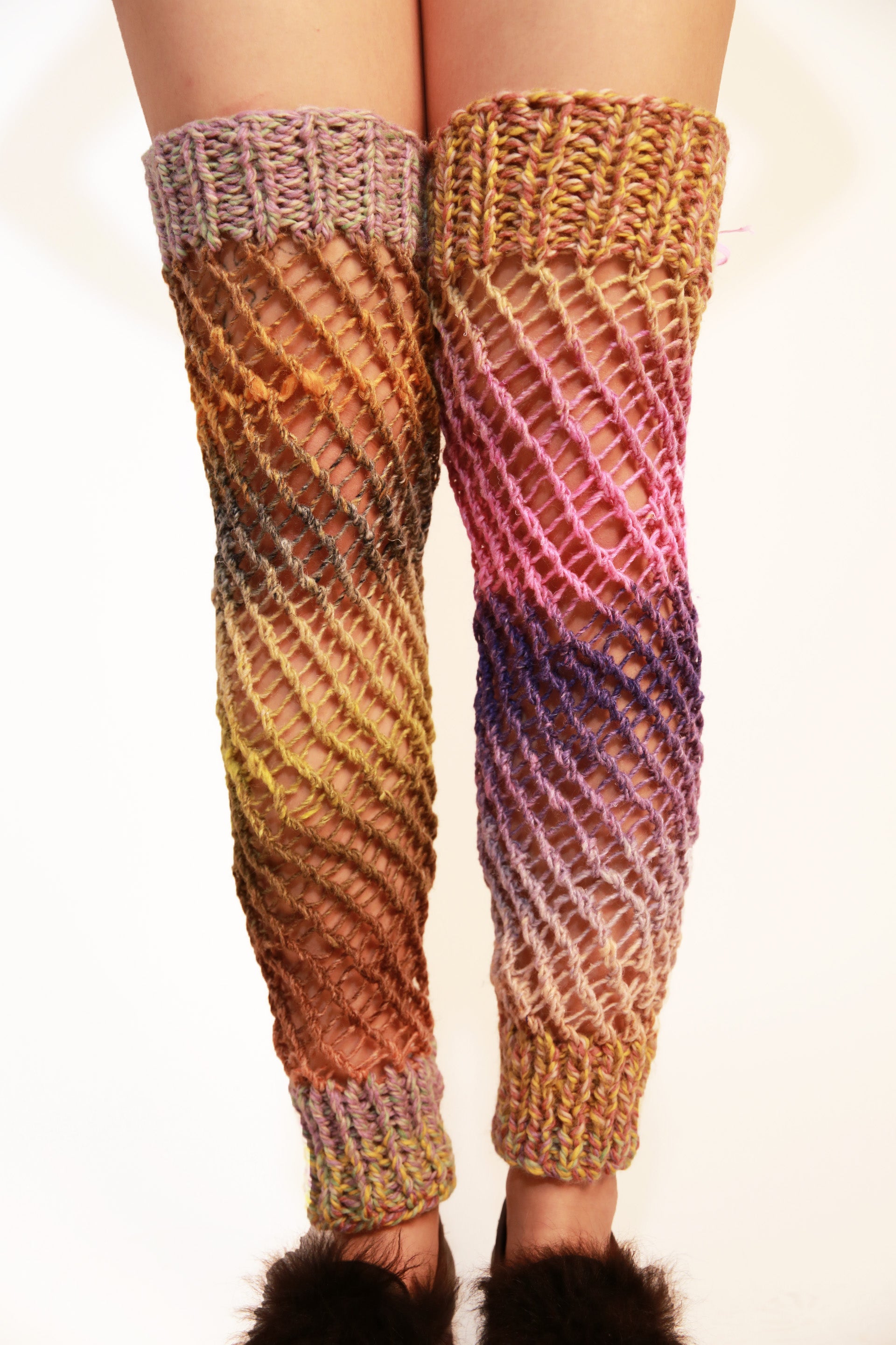 MULTICOLOUR LEGWARMERS