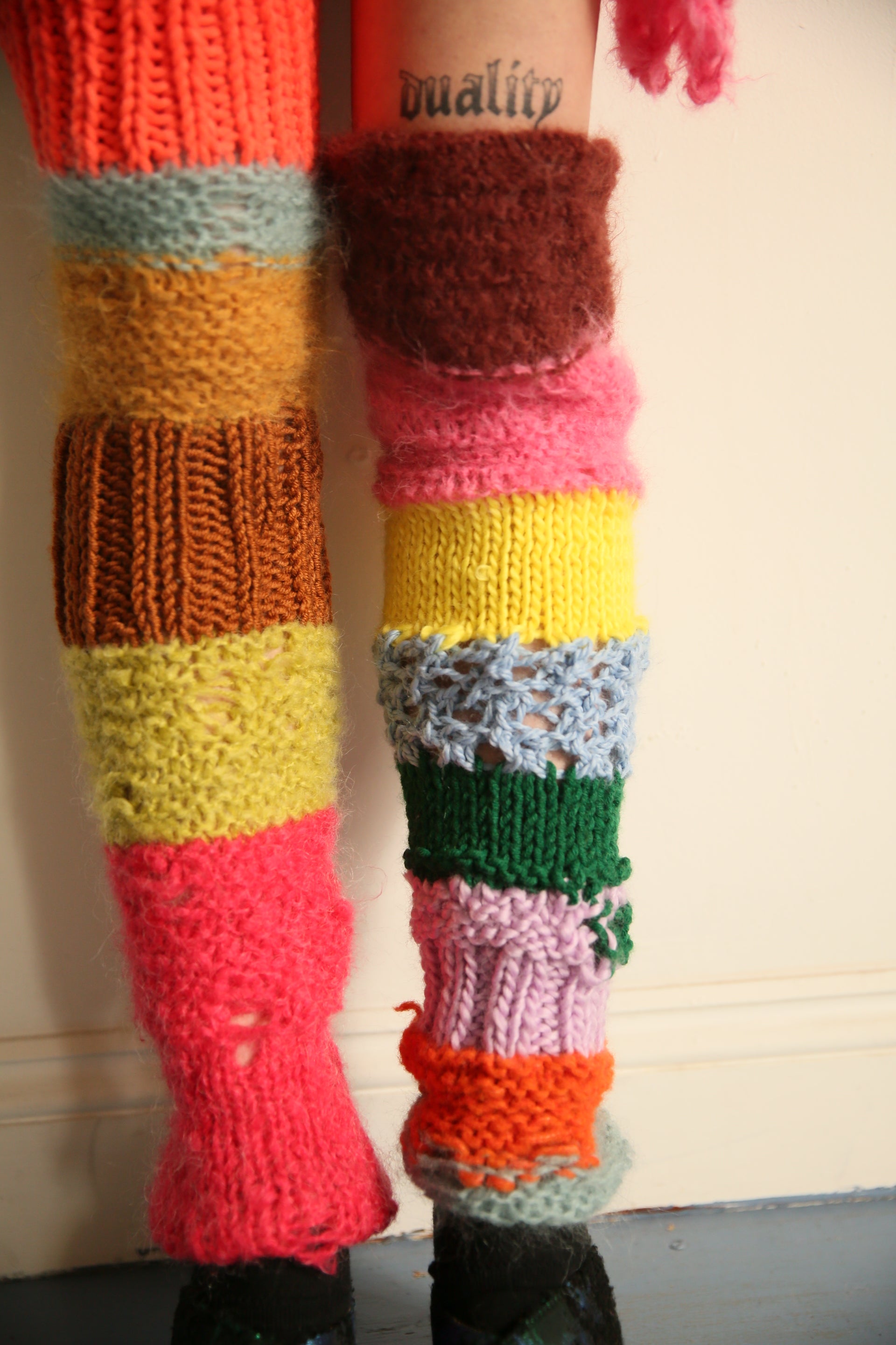 MULTICOLOUR LEGWARMERS ||
