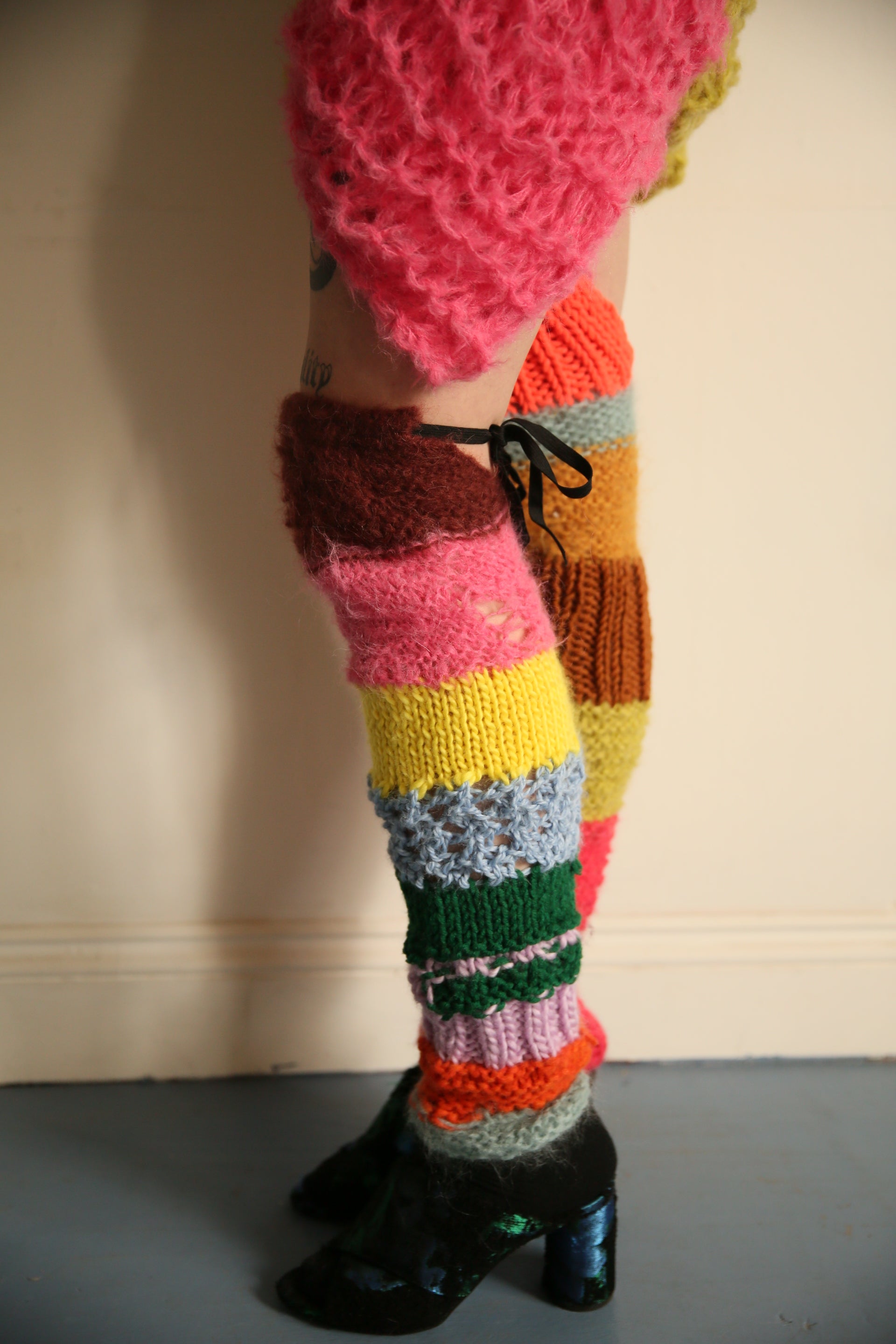 MULTICOLOUR LEGWARMERS ||