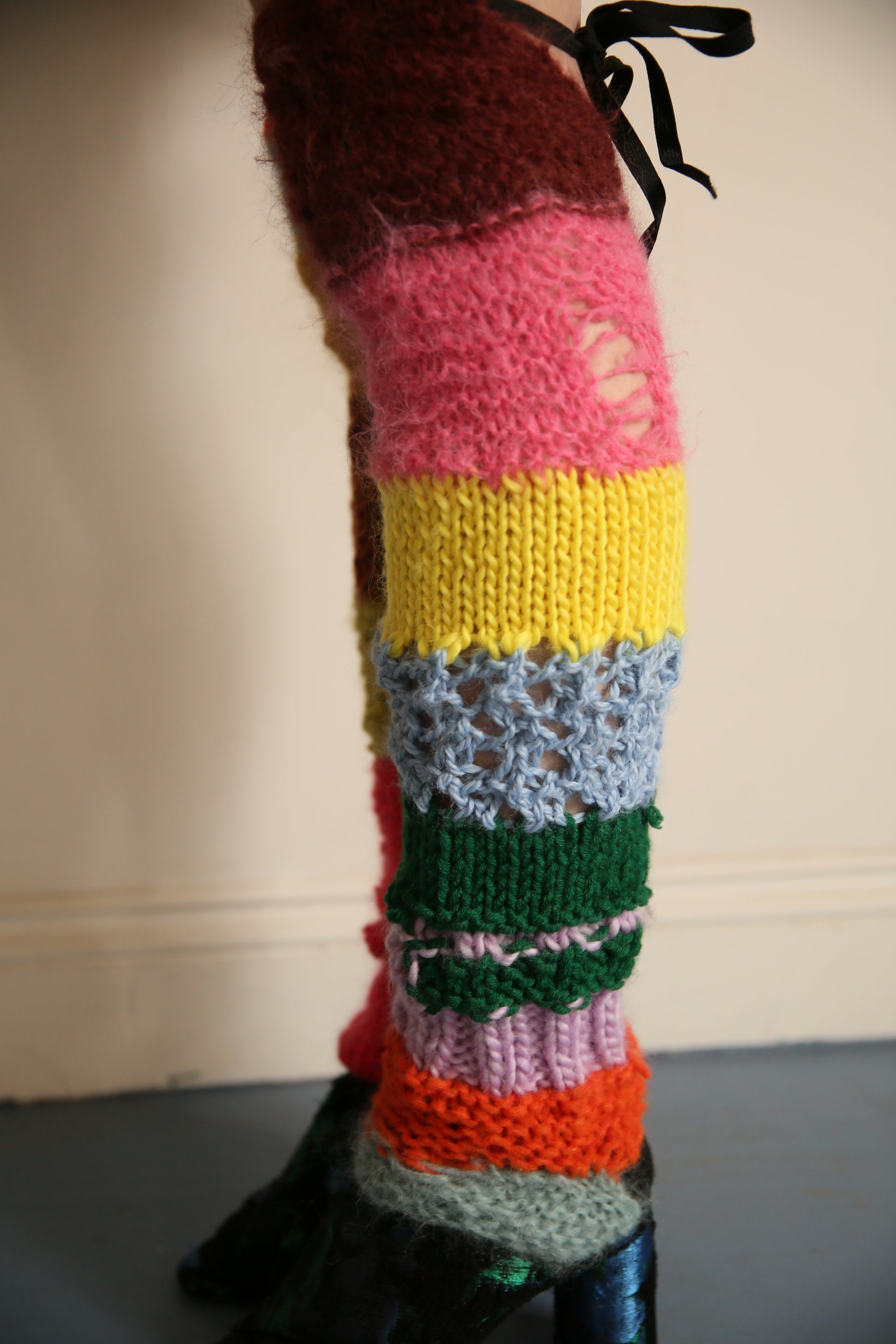 MULTICOLOUR LEGWARMERS ||