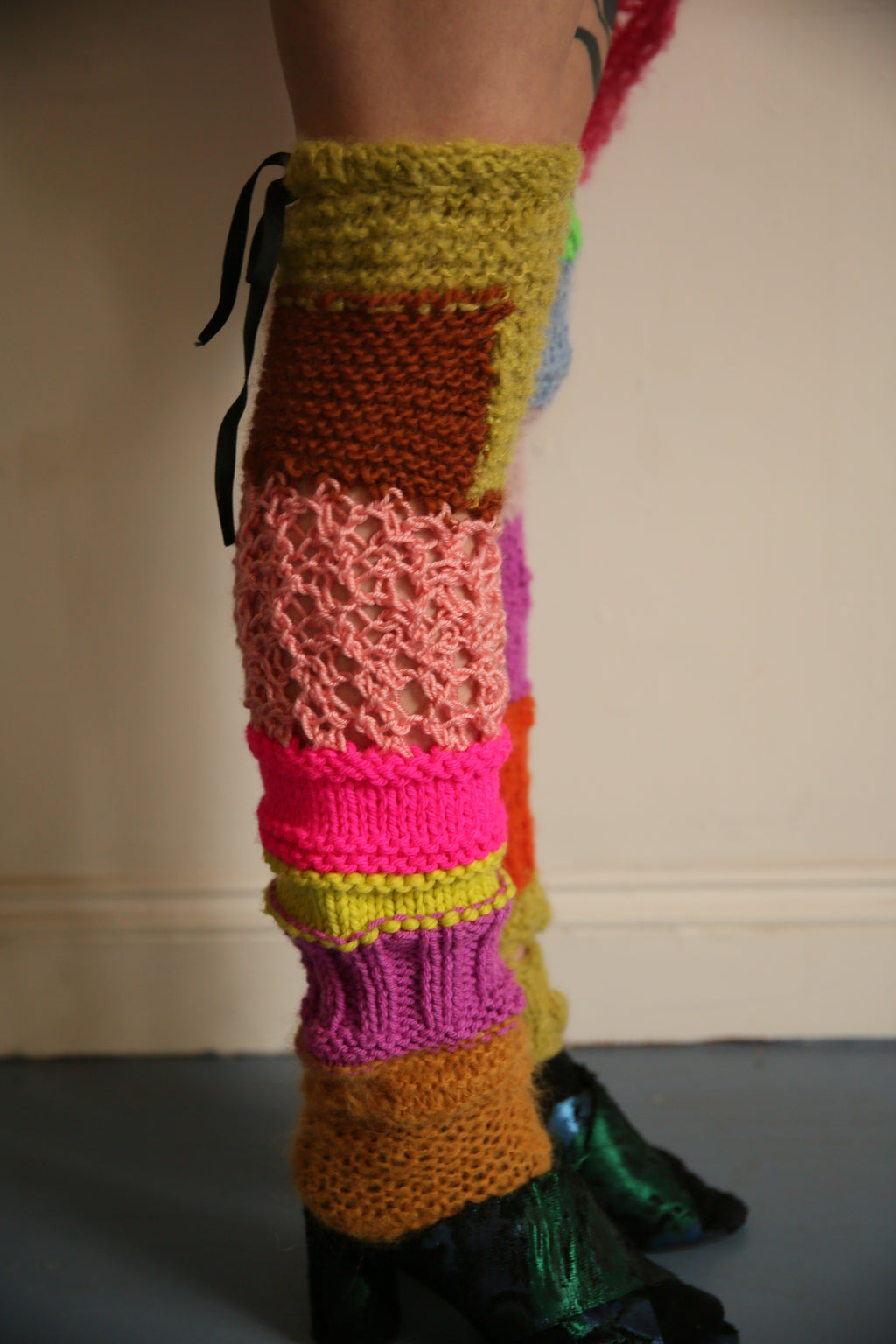 MULTICOLOUR LEGWARMERS |