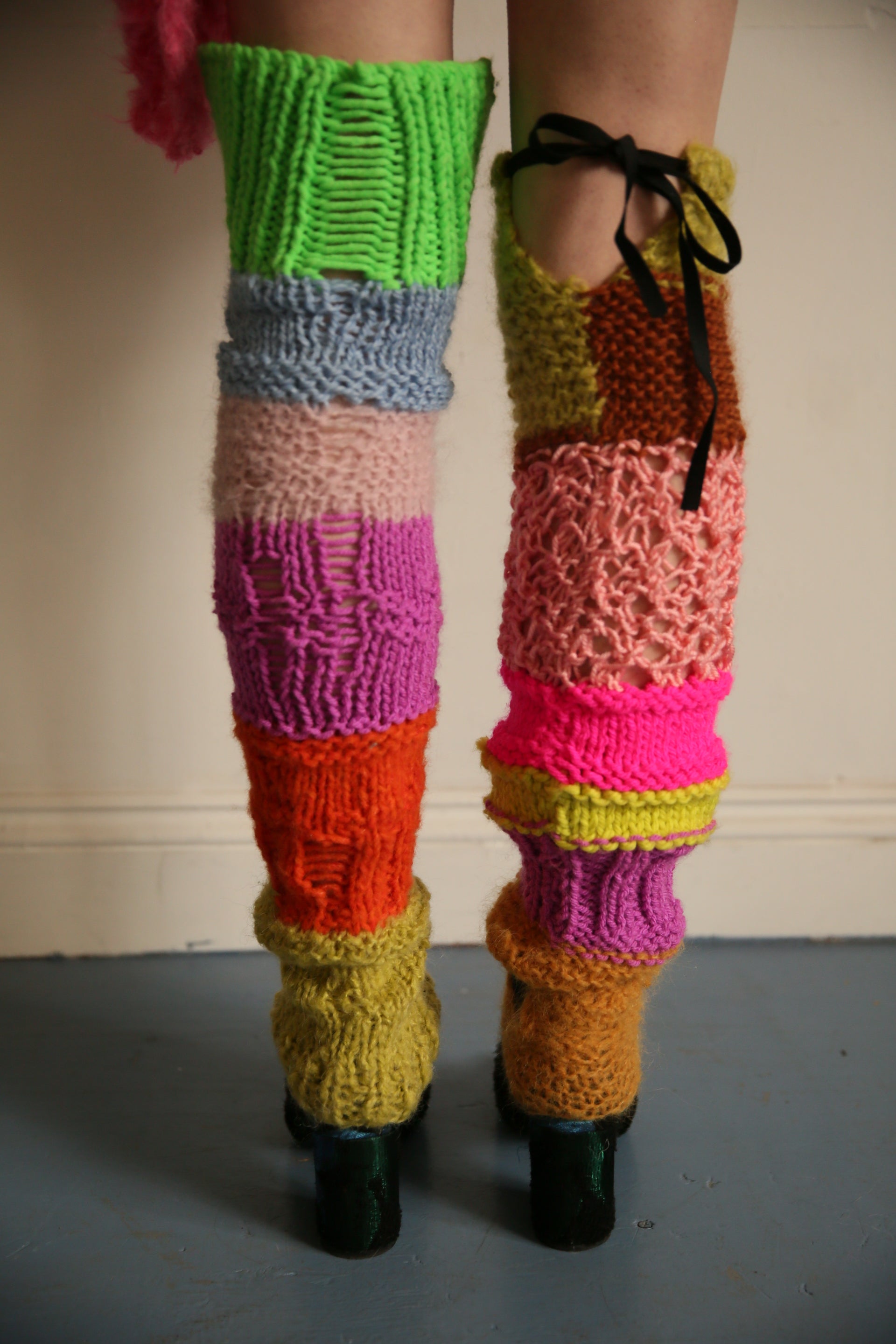 MULTICOLOUR LEGWARMERS |