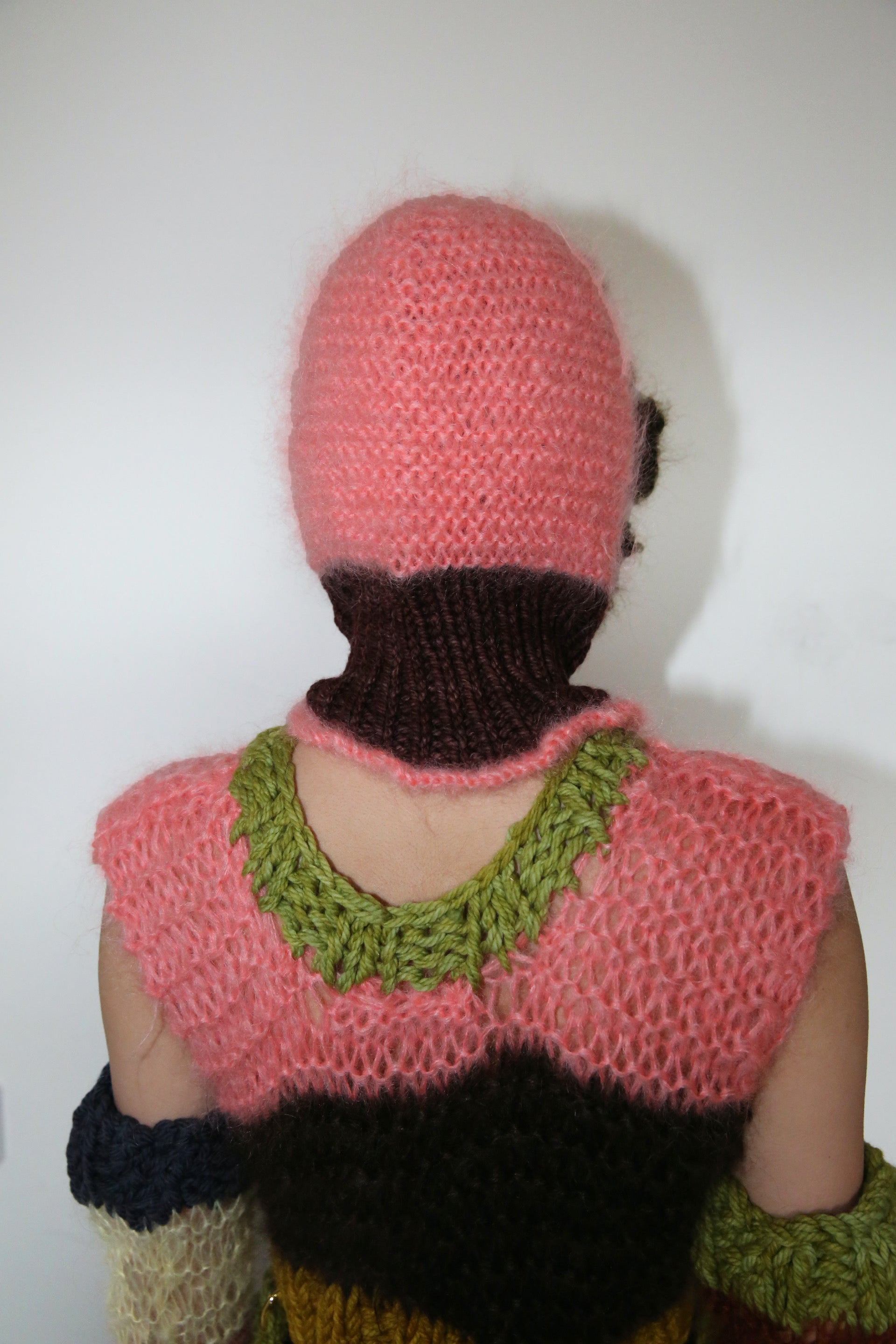 CORAL PINK & BROWN FRILL BALACLAVA