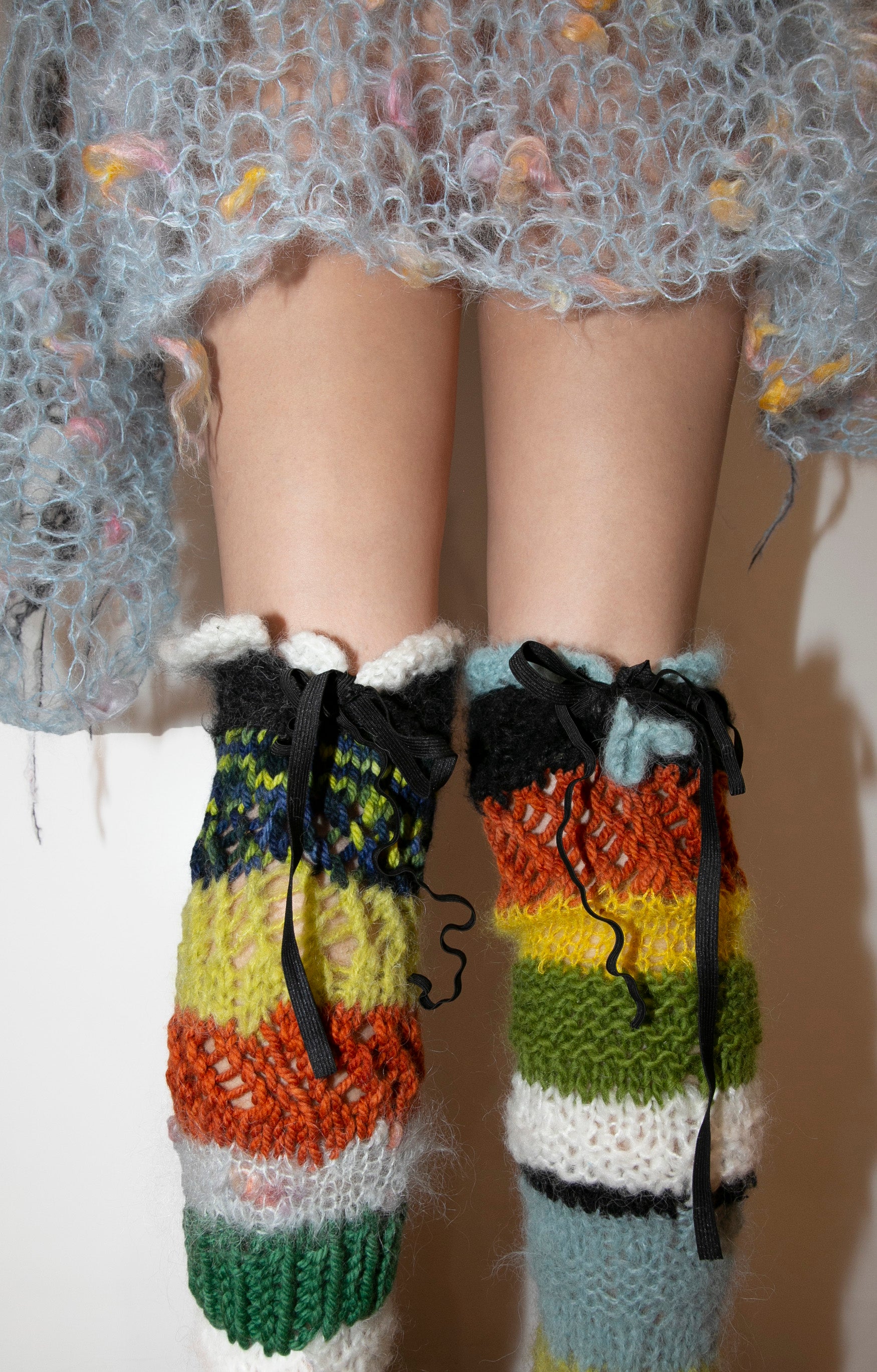 MULTICOLOUR LEGWARMERS