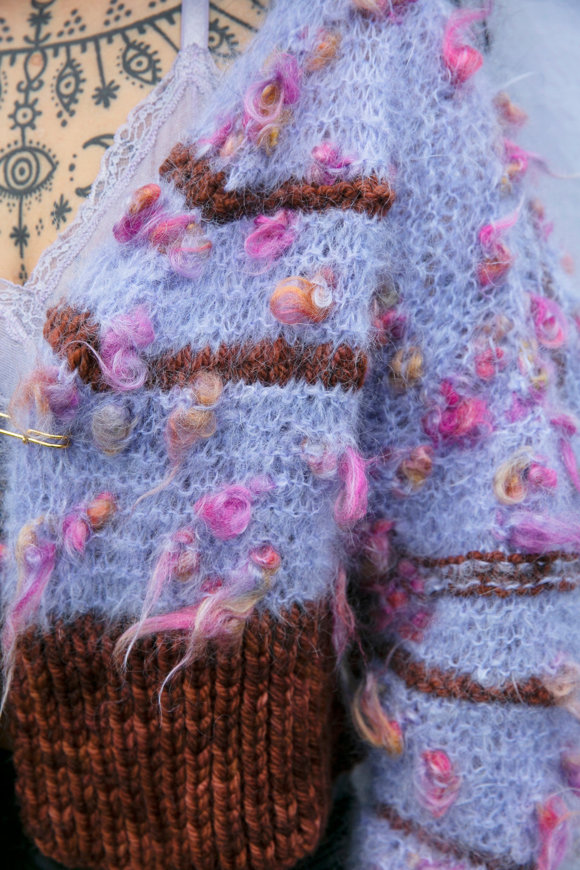DOZING ROSES CARDIGAN