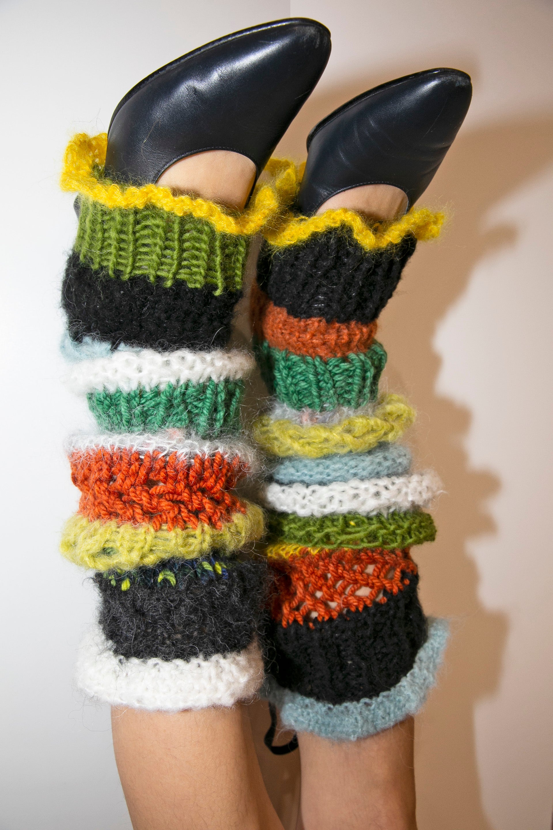 MULTICOLOUR LEGWARMERS