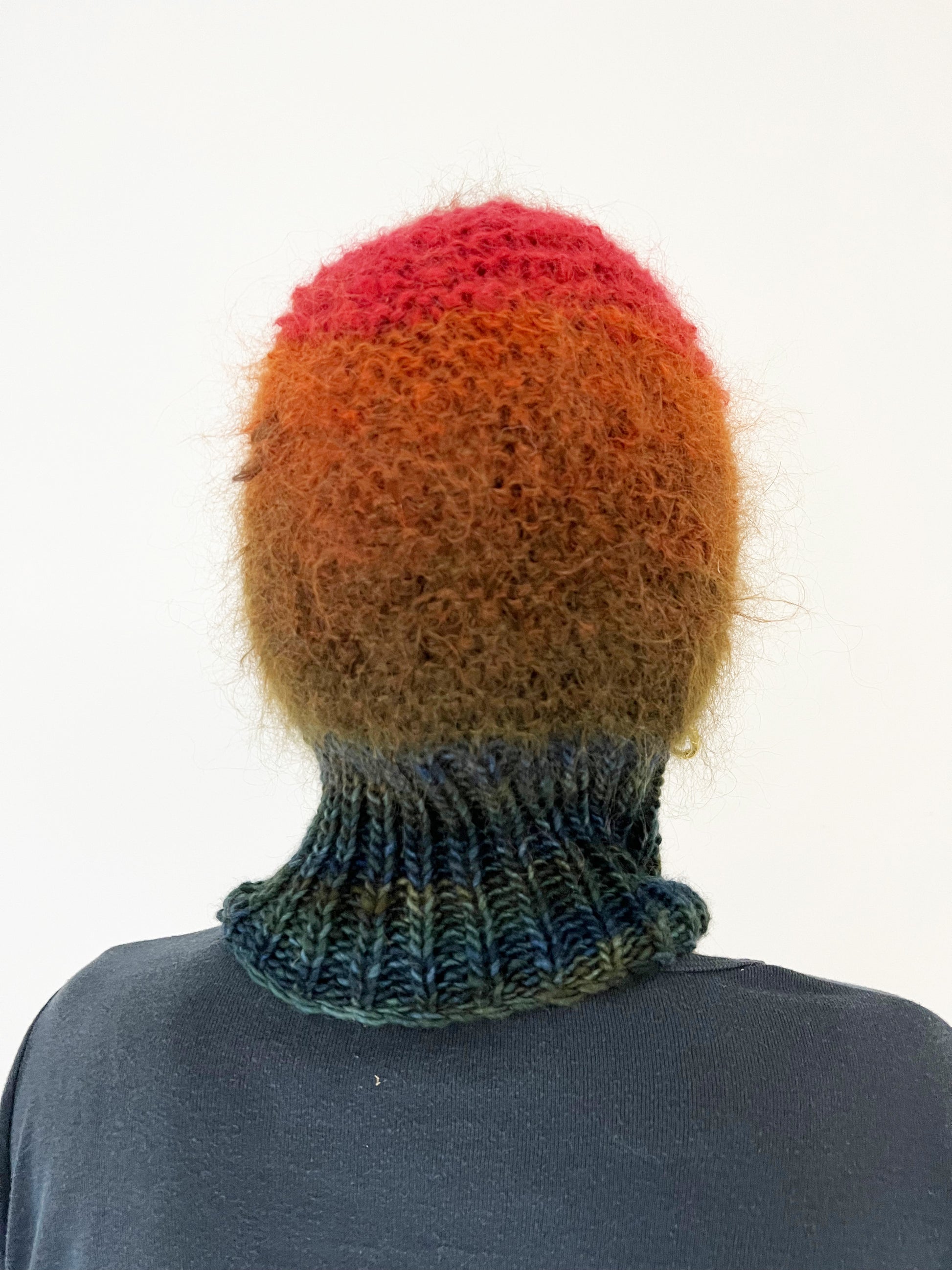 RED OMBRE & PEACOCK BLUE PIERCING BALACLAVA
