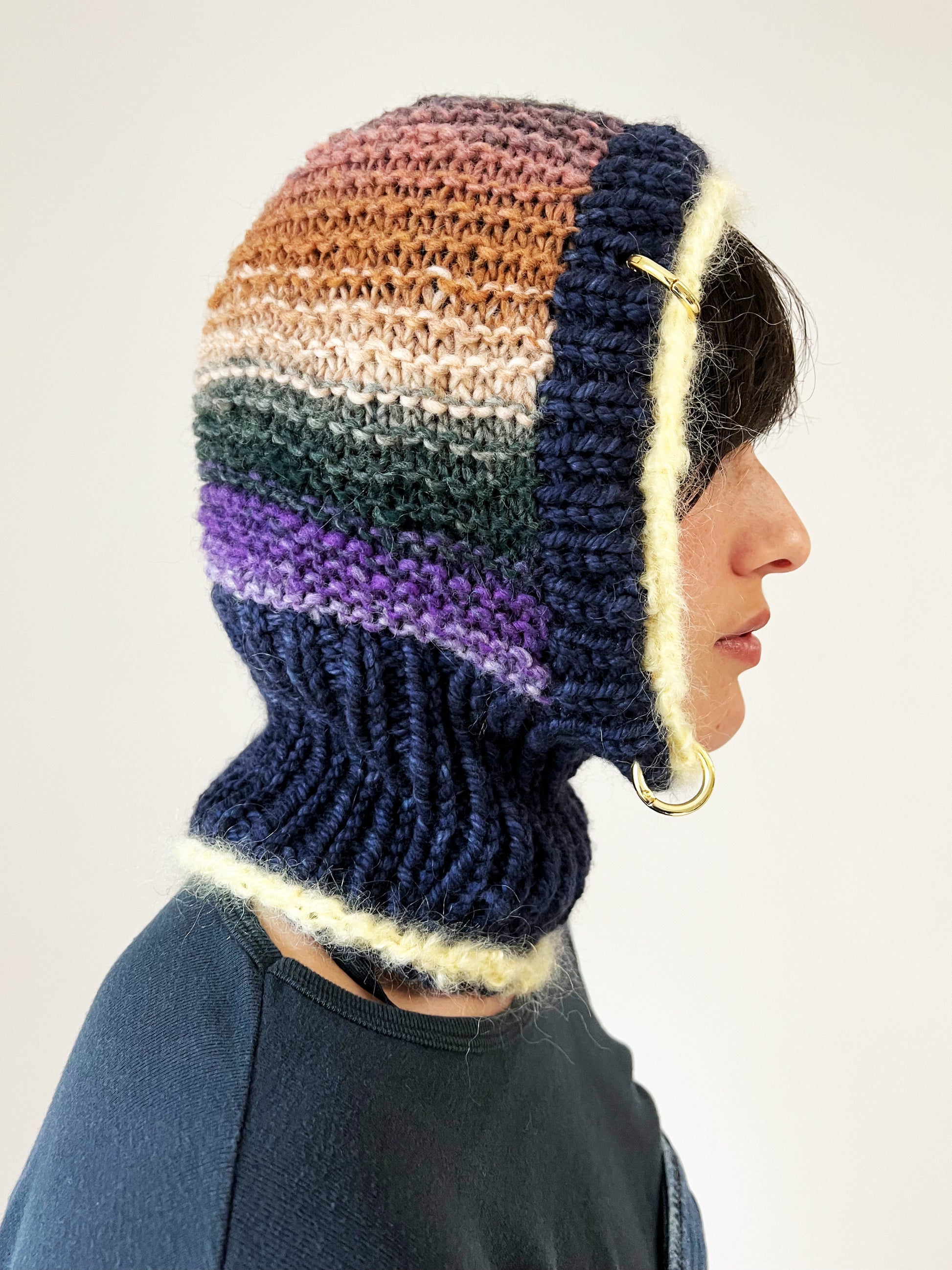 DARK BLUE, VANILLA AND MULTICOLOUR GRADIENT PIERCING BALACLAVA