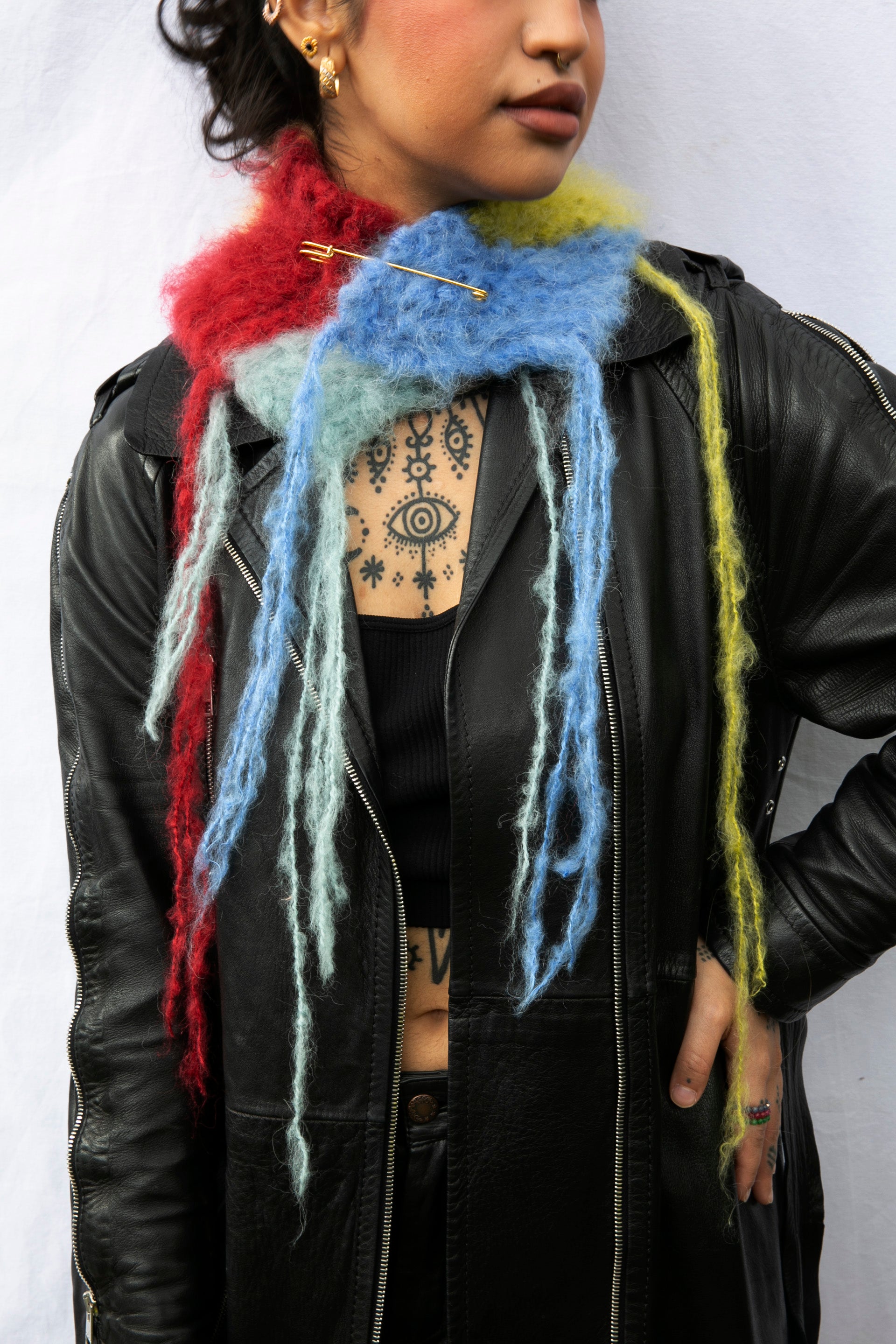 FUZZY TASSLE MOHAIR SCARF