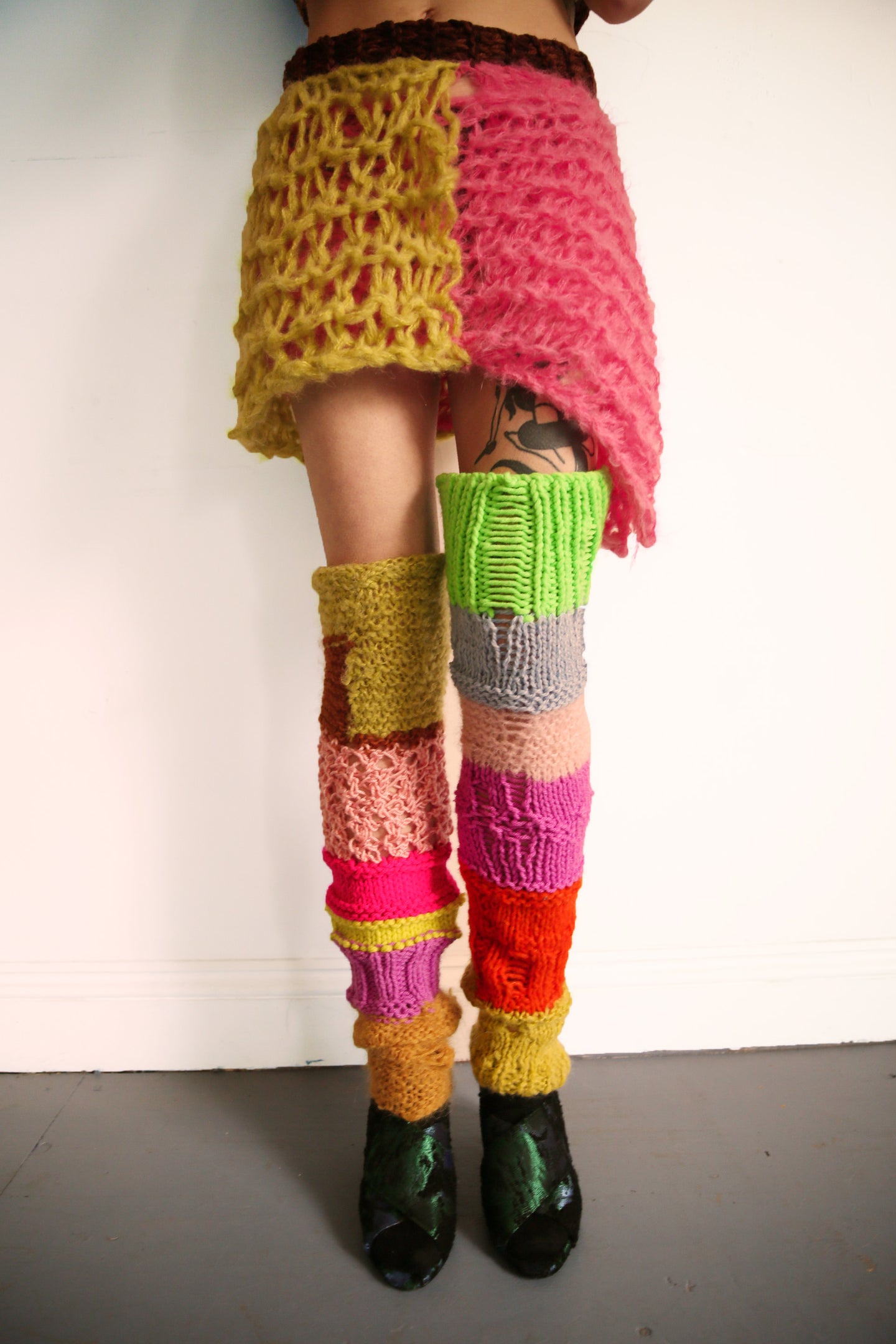 MULTICOLOUR LEGWARMERS |