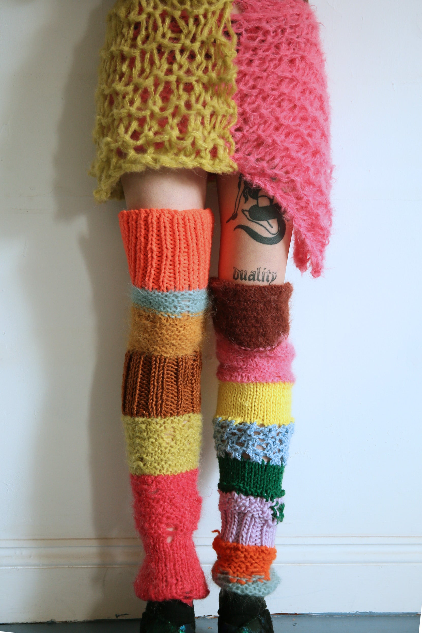 MULTICOLOUR LEGWARMERS ||